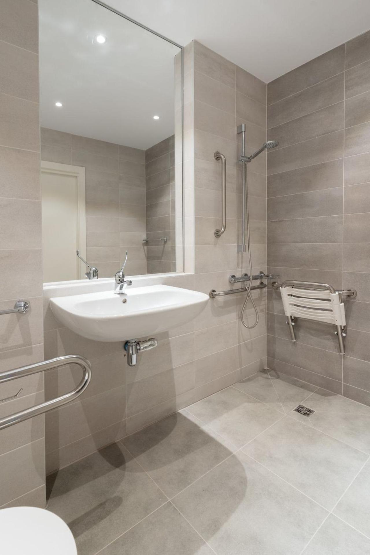 Student Experience Madrid Pozuelo - Luxury Hostel Pozuelo de Alarcon Ngoại thất bức ảnh